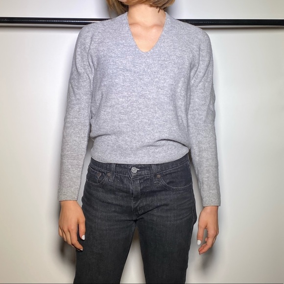 Uniqlo Sweaters - UNIQLO cashmere v-neck sweater